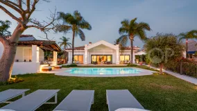 Comprar villa en Nueva Andalucia de 4 dormitorios