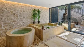 Villa con 4 dormitorios a la venta en Nueva Andalucia