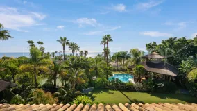 Buy Sierra Blanca villa with 6 bedrooms