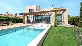 Villa for sale in Benahavis with 4 bedrooms