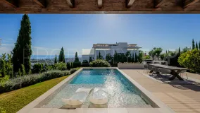Villa for sale in Benahavis with 4 bedrooms