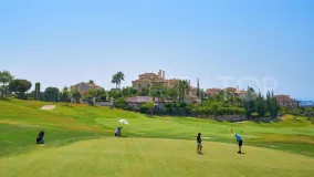 4 bedrooms duplex penthouse in Los Capanes del Golf for sale