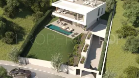 For sale villa in Estepona East with 4 bedrooms