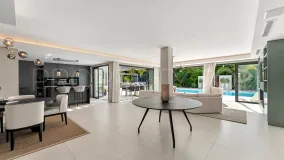 Villa de 4 dormitorios en venta en Las Brisas