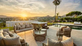 5 bedrooms villa for sale in Paraiso Medio