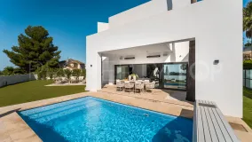 Villa en venta en Atalaya Fairways con 5 dormitorios