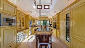 Buy Las Lomas del Marbella Club villa with 6 bedrooms