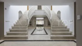 For sale El Madroñal villa with 7 bedrooms