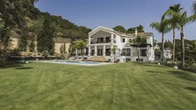 For sale El Madroñal villa with 7 bedrooms