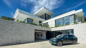 For sale villa in El Madroñal with 8 bedrooms