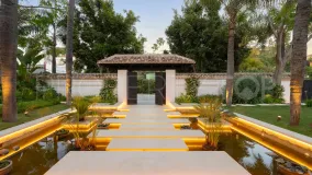 For sale 6 bedrooms villa in Nueva Andalucia