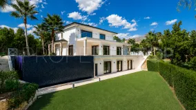 Se vende villa en Los Naranjos