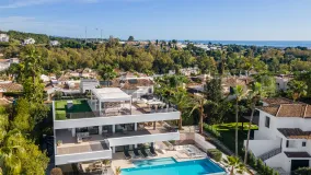 Comprar villa en Nueva Andalucia de 5 dormitorios