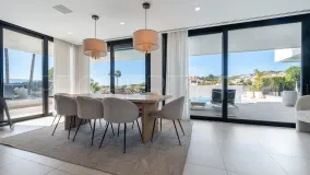 Comprar villa en Nueva Andalucia de 5 dormitorios