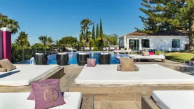 For sale villa with 8 bedrooms in Elviria