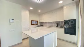 Marbella Golden Mile, villa pareada en venta con 4 dormitorios