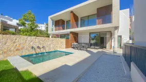 Marbella Golden Mile, villa pareada en venta con 4 dormitorios
