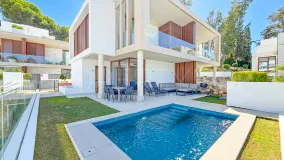 Comprar villa pareada en Marbella Golden Mile