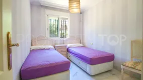 Comprar apartamento planta baja de 2 dormitorios en Marbella Golden Mile