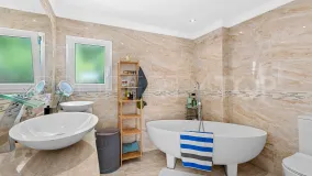 Elviria, villa con 5 dormitorios en venta