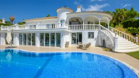 Elviria, villa con 5 dormitorios en venta