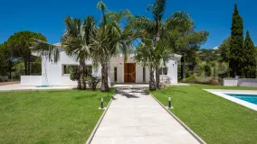 Buy El Madroñal 5 bedrooms villa