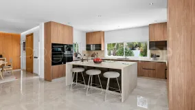 Buy El Madroñal 5 bedrooms villa