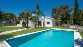 Buy El Madroñal 5 bedrooms villa