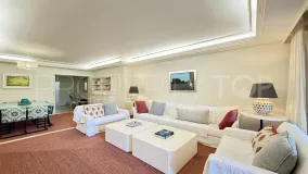 Alhambra los Granados apartment for sale