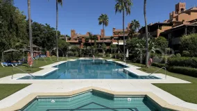 Alhambra los Granados apartment for sale