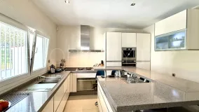Villa en venta en Guadalmina Alta con 3 dormitorios