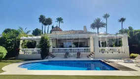 5 bedrooms villa for sale in Paraiso Medio