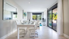 For sale ground floor apartment in Estepona