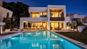 4 bedrooms villa for sale in Marbella Golden Mile