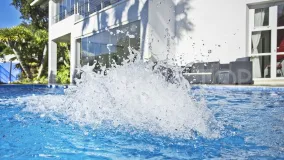 Villa for sale in Elviria