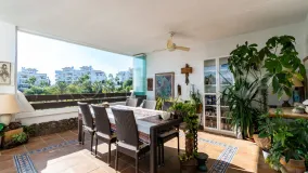 For sale Estepona apartment with 3 bedrooms