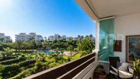 For sale Estepona apartment with 3 bedrooms