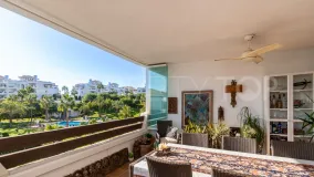 For sale Estepona apartment with 3 bedrooms