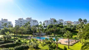 For sale Estepona apartment with 3 bedrooms