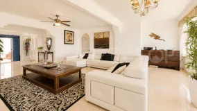 For sale villa with 5 bedrooms in Manilva