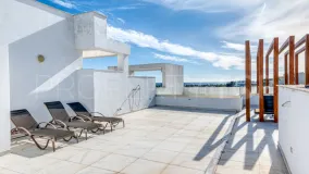 2 bedrooms penthouse in Estepona for sale