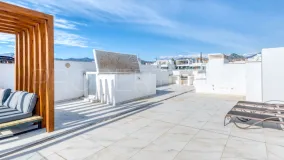 2 bedrooms penthouse in Estepona for sale
