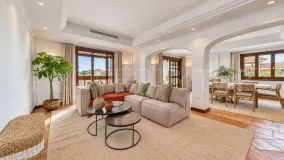 Nueva Andalucia 4 bedrooms town house for sale