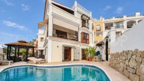 Nueva Andalucia 4 bedrooms town house for sale