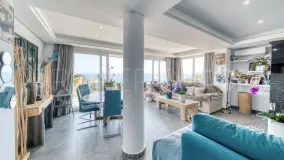 Se vende villa de 5 dormitorios en Estepona