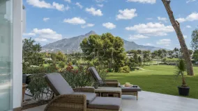 Se vende apartamento planta baja en Aloha