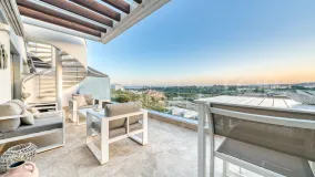 Penthouse with 2 bedrooms for sale in Estepona