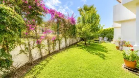 Estepona, apartamento planta baja en venta de 2 dormitorios