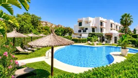 Estepona, apartamento planta baja en venta de 2 dormitorios