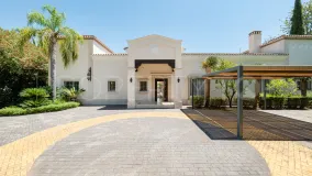 Se vende villa en Los Arqueros con 8 dormitorios